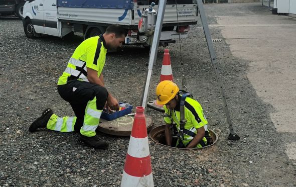 Kanalbauer bei der Arbeit
